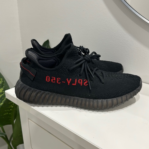 Adidas Yeezy Boost 350 V2 Black/Red Men’s Sneaker Size 10.5 - Picture 1 of 16
